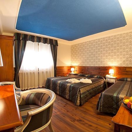Hotel Cles Szoba fotó