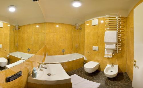 Hotel Cles Kültér fotó
