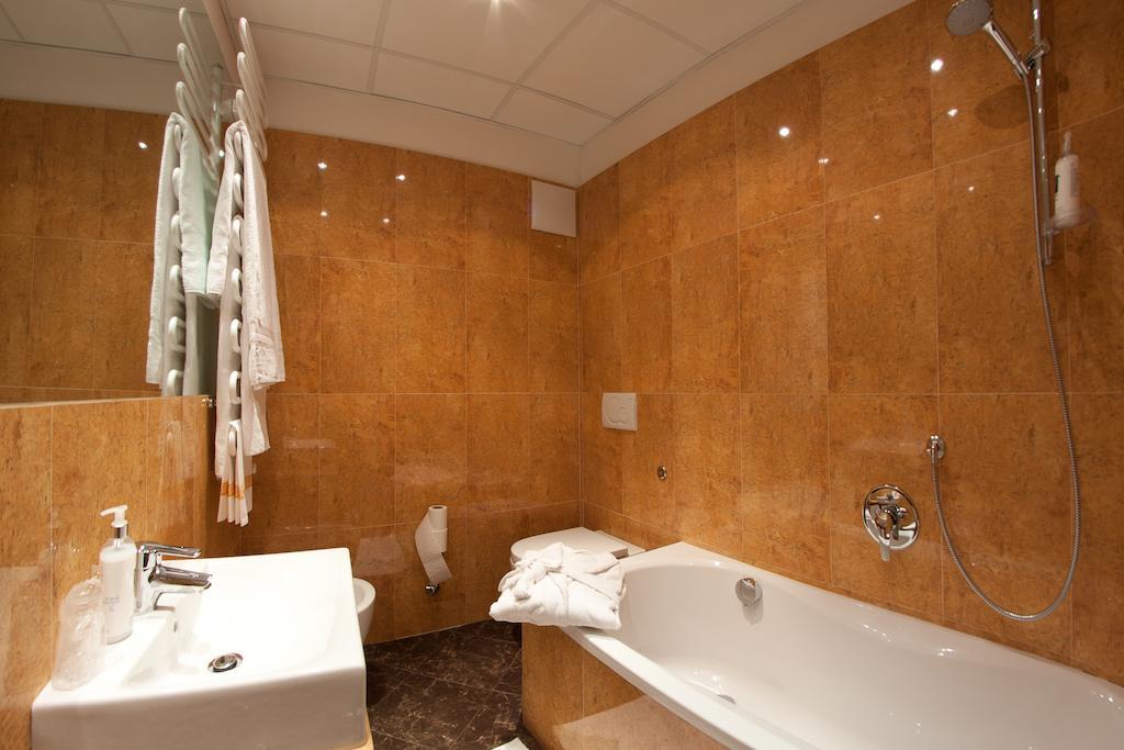 Hotel Cles Szoba fotó